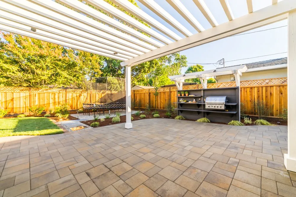 Affordable yard maintenance for year-round maintenance in San Jose, CA by Kingscape Construction