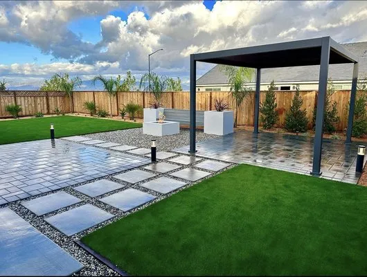 Kingscape Construction Logo