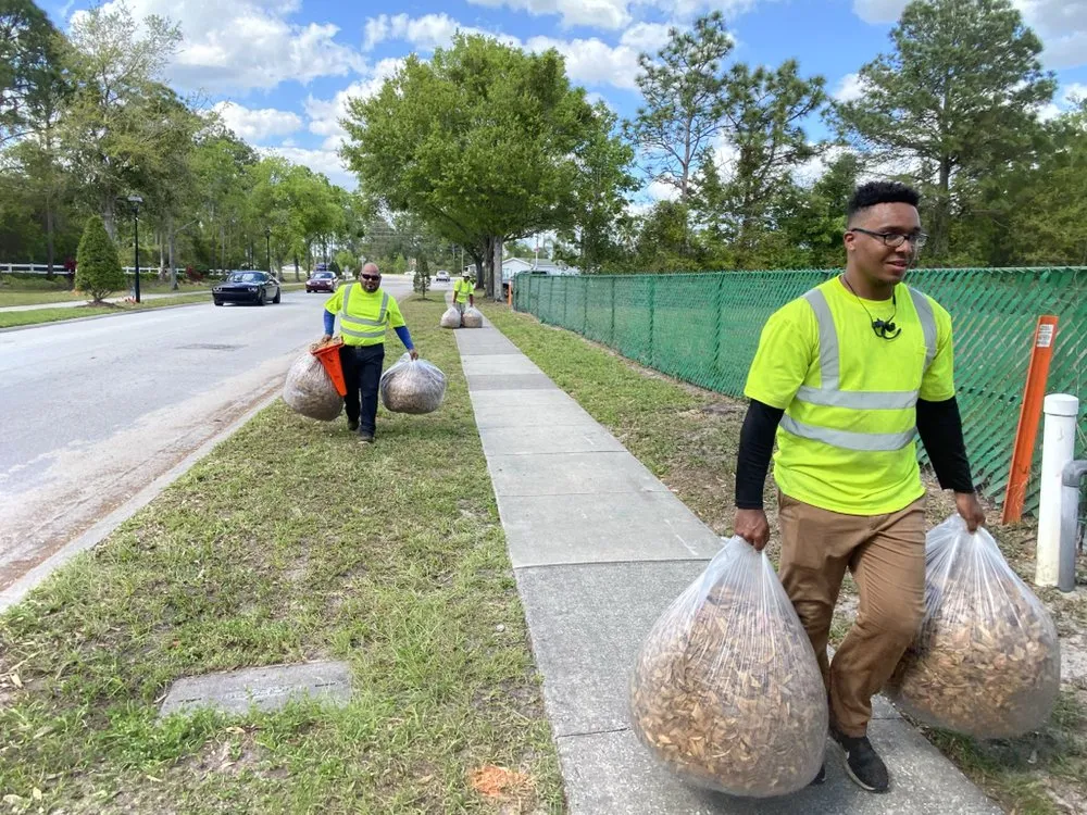 Local lawn mowing service for homes in Orlando, FL by Kingtana Landscaping