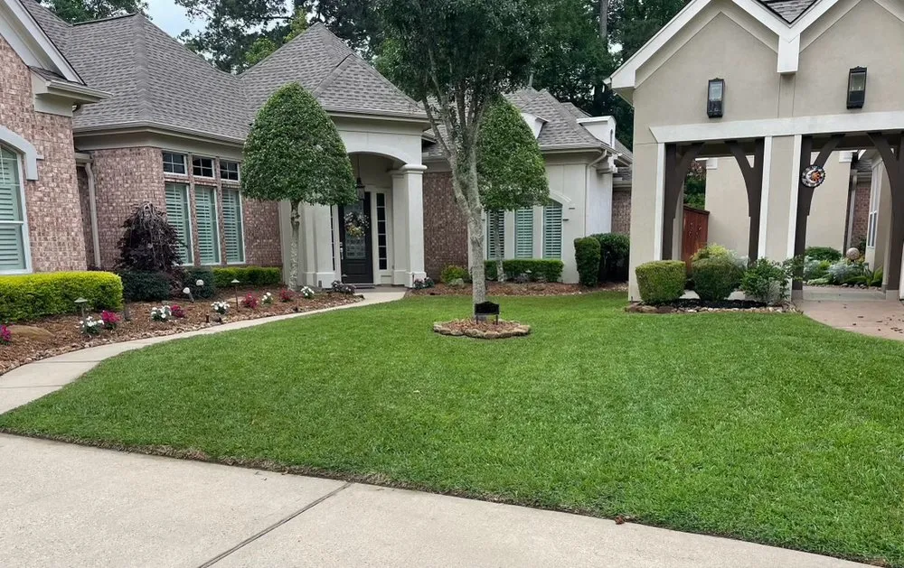 Reliable yard maintenance near you across Kingwood, TX - Kingwood Fertilizing