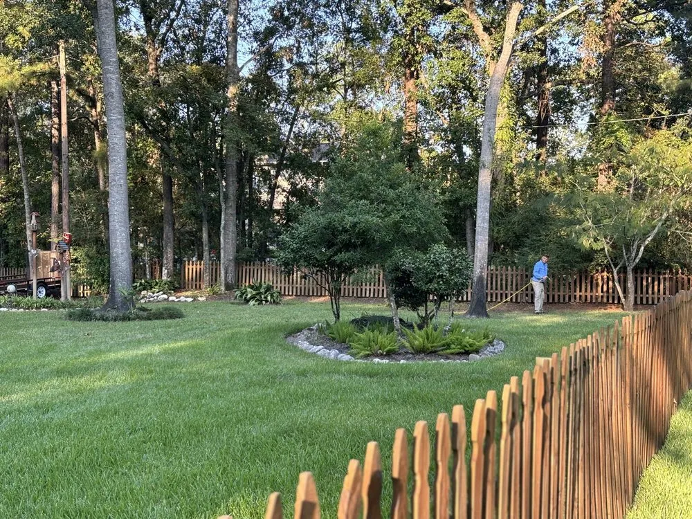 Custom outdoor landscaping experts serving Kingwood, TX - Kingwood Fertilizing