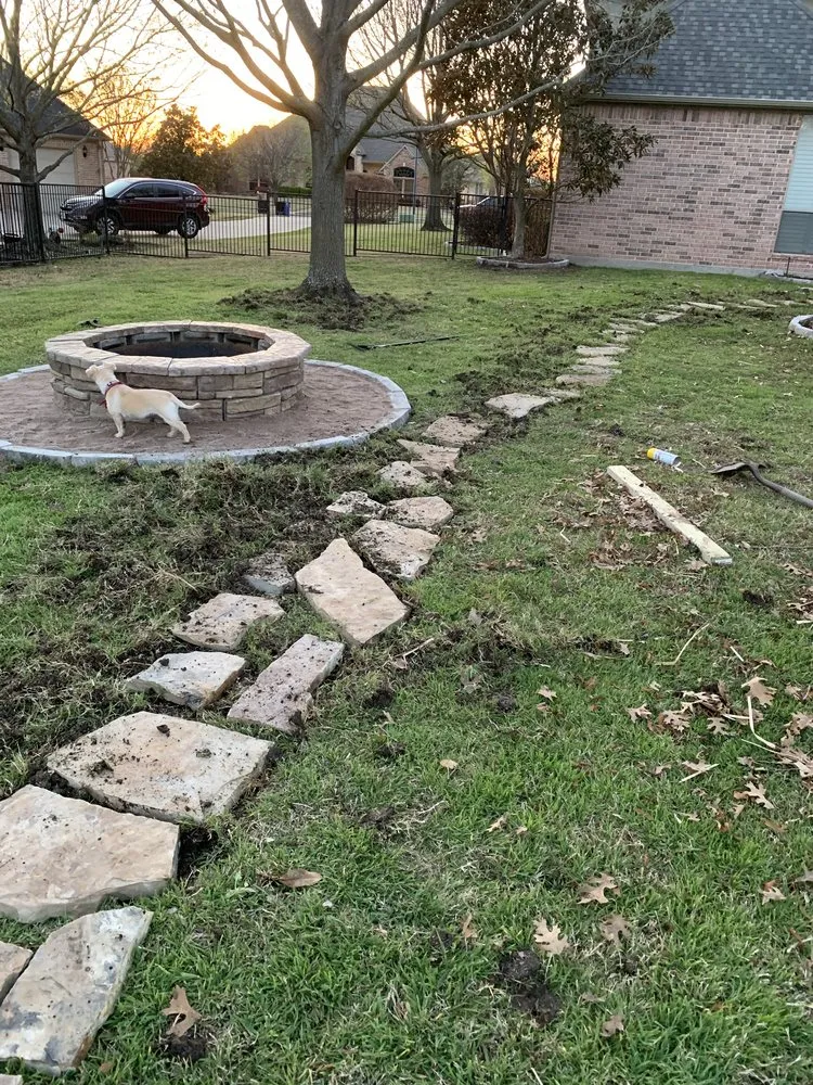 Reliable lawn mowing service in Dallas, TX - Kingz Landscaping and Fencing