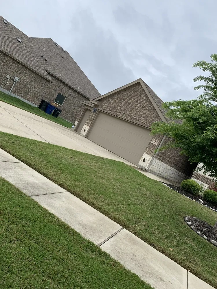 Professional outdoor landscaping experts serving Dallas, TX - Kingz Landscaping and Fencing