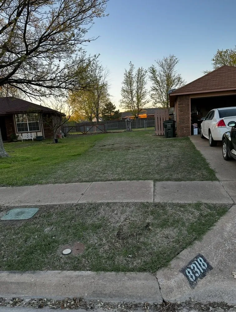 Expert lawn mowing service in Skiatook, OK - Kingz Lawnz