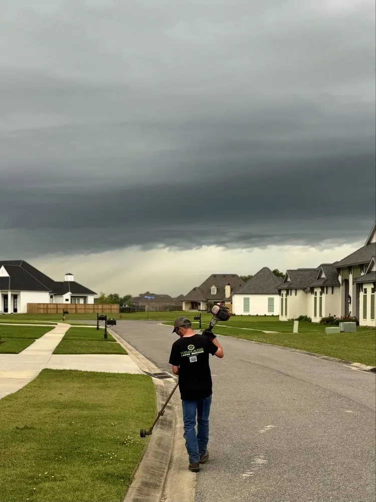 Custom residential landscaping near you across Lafayette, LA - Kinkades Lawn Service