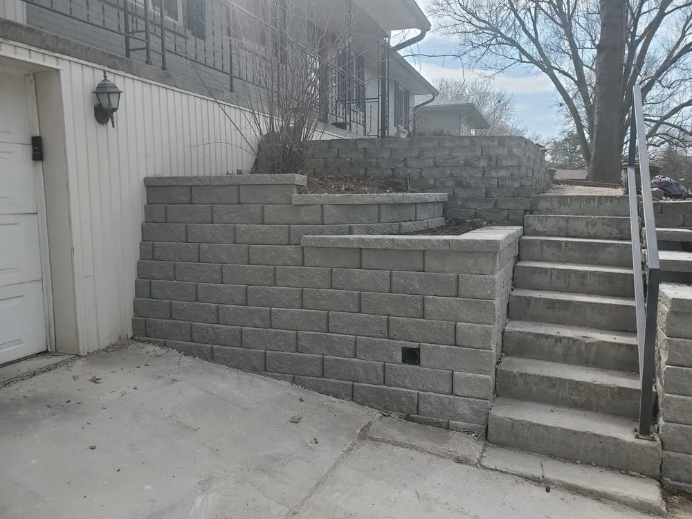 Expert garden landscaping experts serving Gretna, NE - Kinnan Scaping