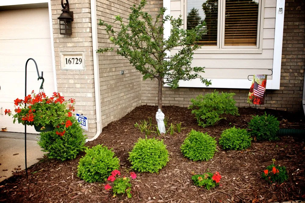 Professional garden landscaping in Gretna, NE - Kinnan Scaping