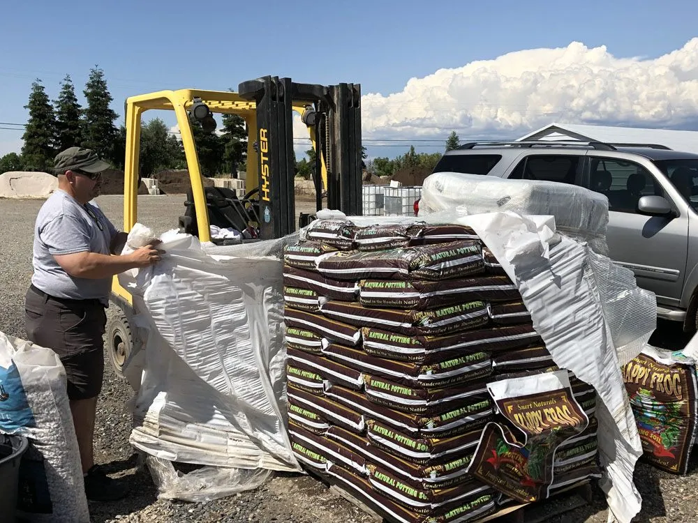 Trusted landscaping services in Vina, CA by Kinney Nursery & Topsoil