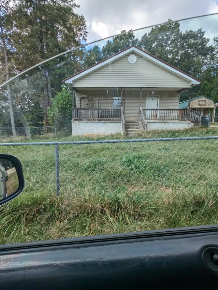 Affordable lawn care service experts serving Easley, SC - Kinsey's Lawn Care