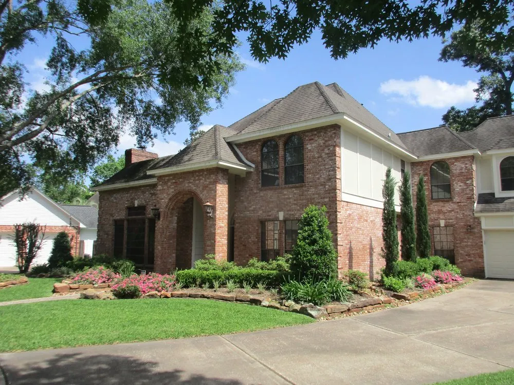 Professional residential landscaping for beautiful yards in Kingwood, TX by Kirsch Landscape & Design