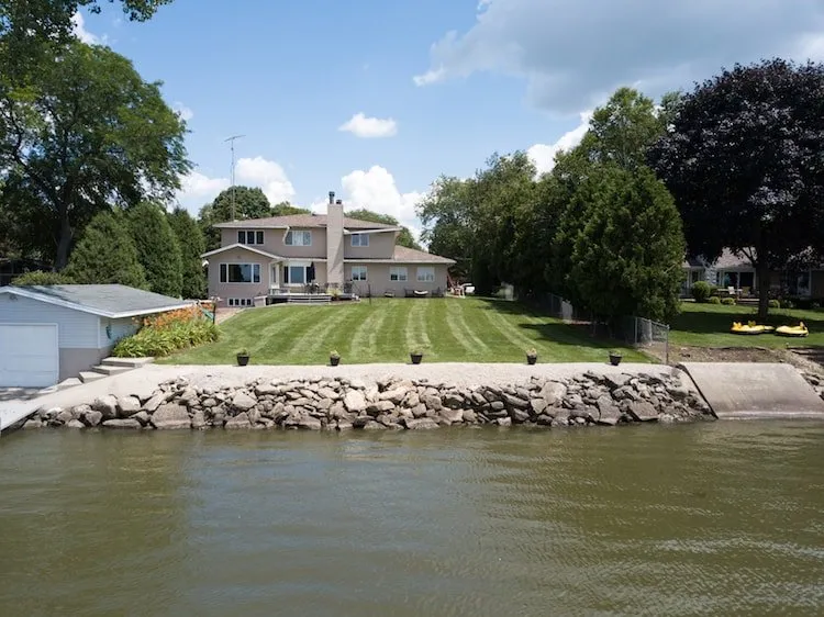 Trusted lawn mowing service in Beaver Dam, WI - Kisii Yard & Home