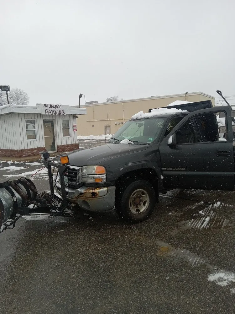 Professional residential landscaping in Manchester, NH - Kiss my Grass Landscaping and Plowing