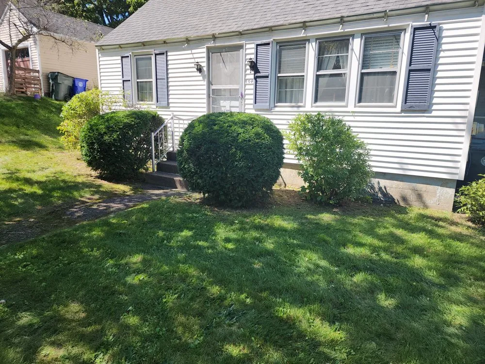 Local lawn mowing service in Manchester, NH - Kitchell's Lawn Service