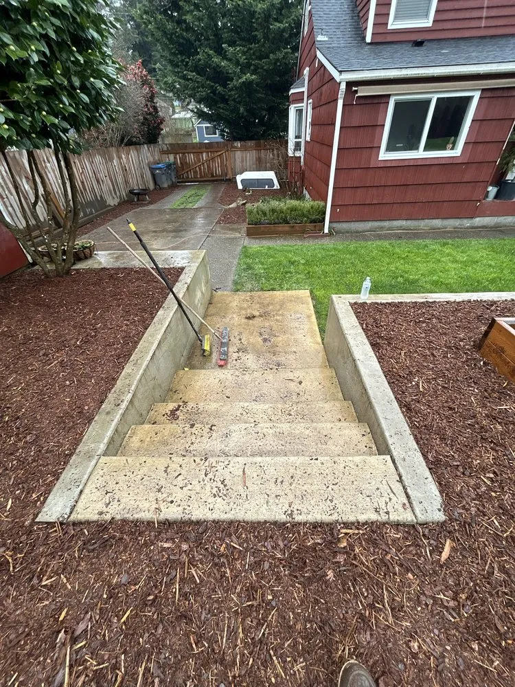 Reliable residential landscaping for outdoor upgrades in Kingston, WA by Kitsap Clean Crew