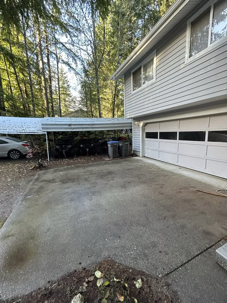 Professional lawn mowing service experts serving Kingston, WA - Kitsap Clean Crew