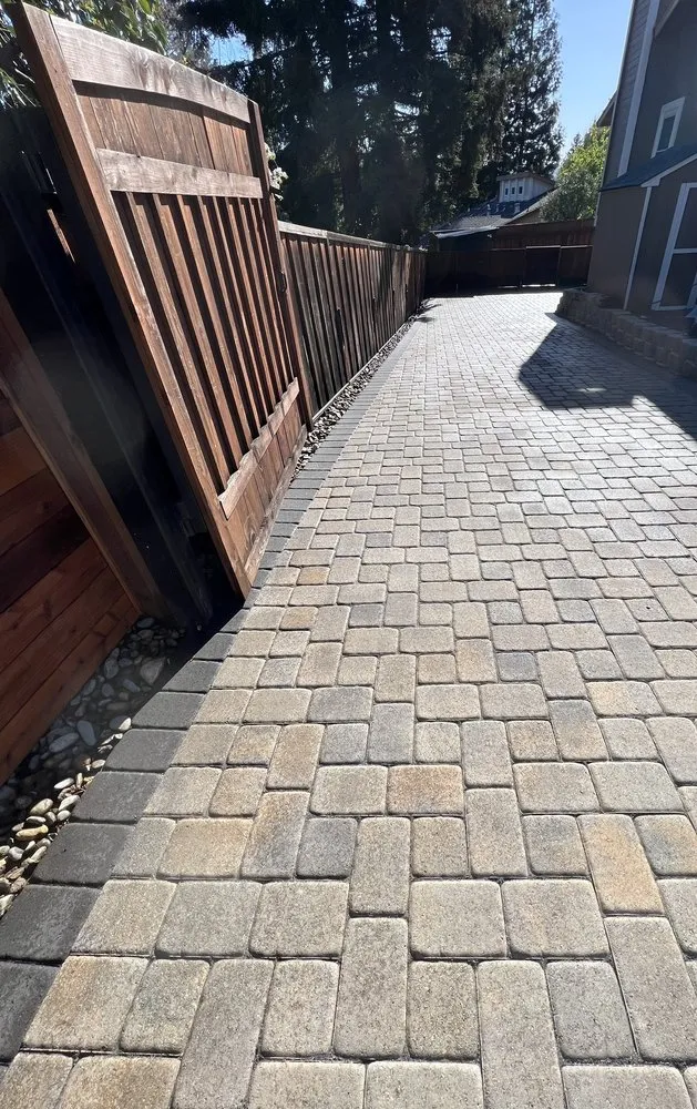 Expert lawn care service in Concord, CA - Kiwi Pavers Inc