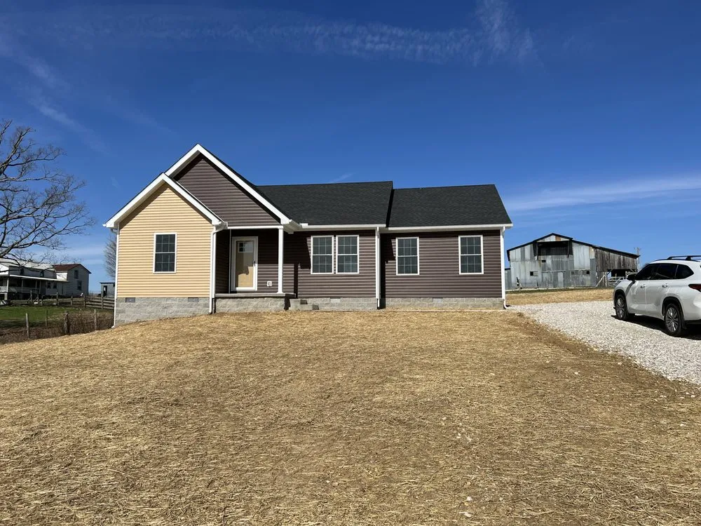 Custom outdoor landscaping in Glasgow, KY by K&J Homes