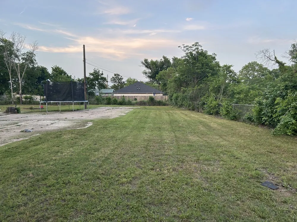 Custom garden landscaping experts serving China Spring, TX - K&J landscape company