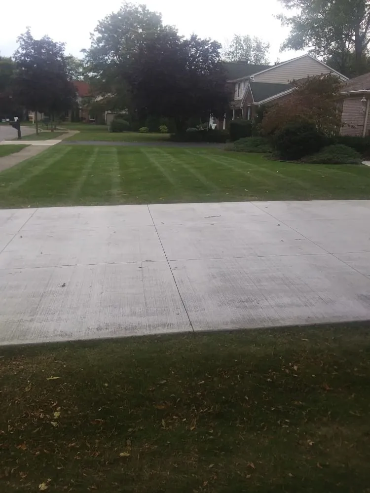 Affordable yard cleanup service for year-round maintenance across Niagara Falls, NY - K&J Lawn Care