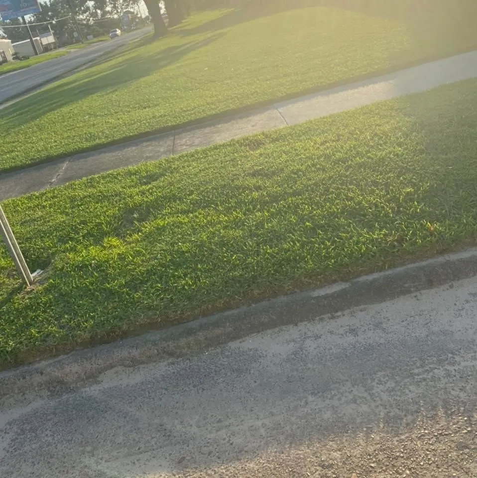 Top-rated lawn care service in Lake Charles, LA - Kjefferson Lawn Services