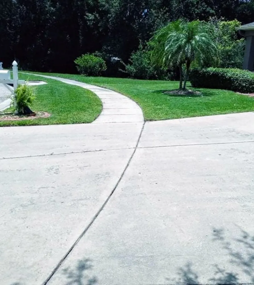 Professional garden landscaping in Zephyrhills, FL - K&Js Lawn Care
