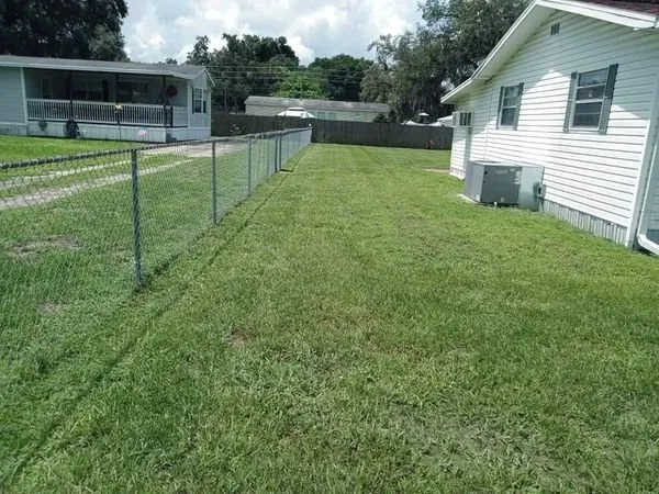 Trusted yard cleanup service experts serving Zephyrhills, FL - K&Js Lawn Care