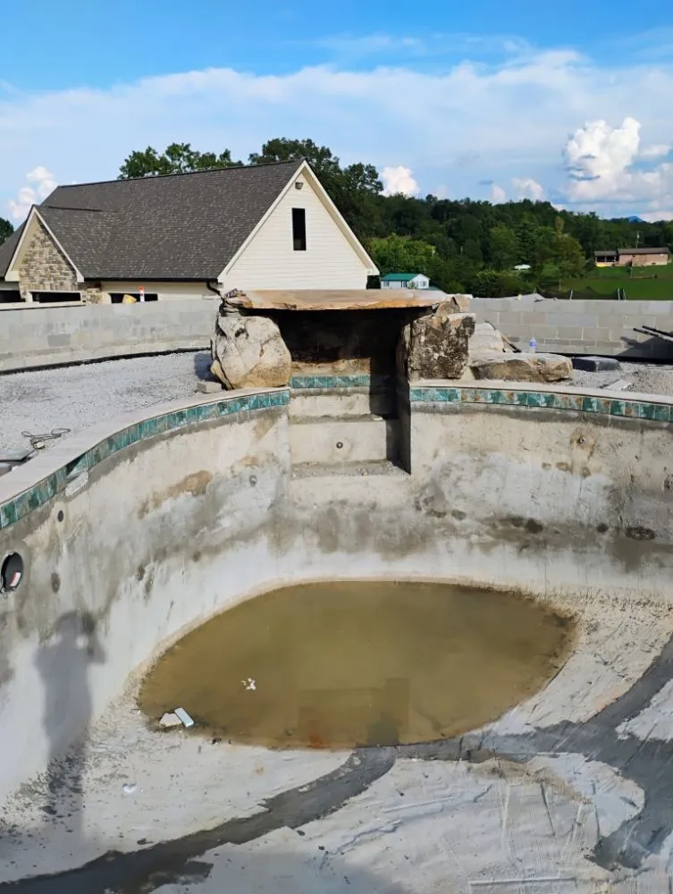 Affordable yard maintenance for year-round maintenance across Strawberry Plains, TN - K&J's Remodeling