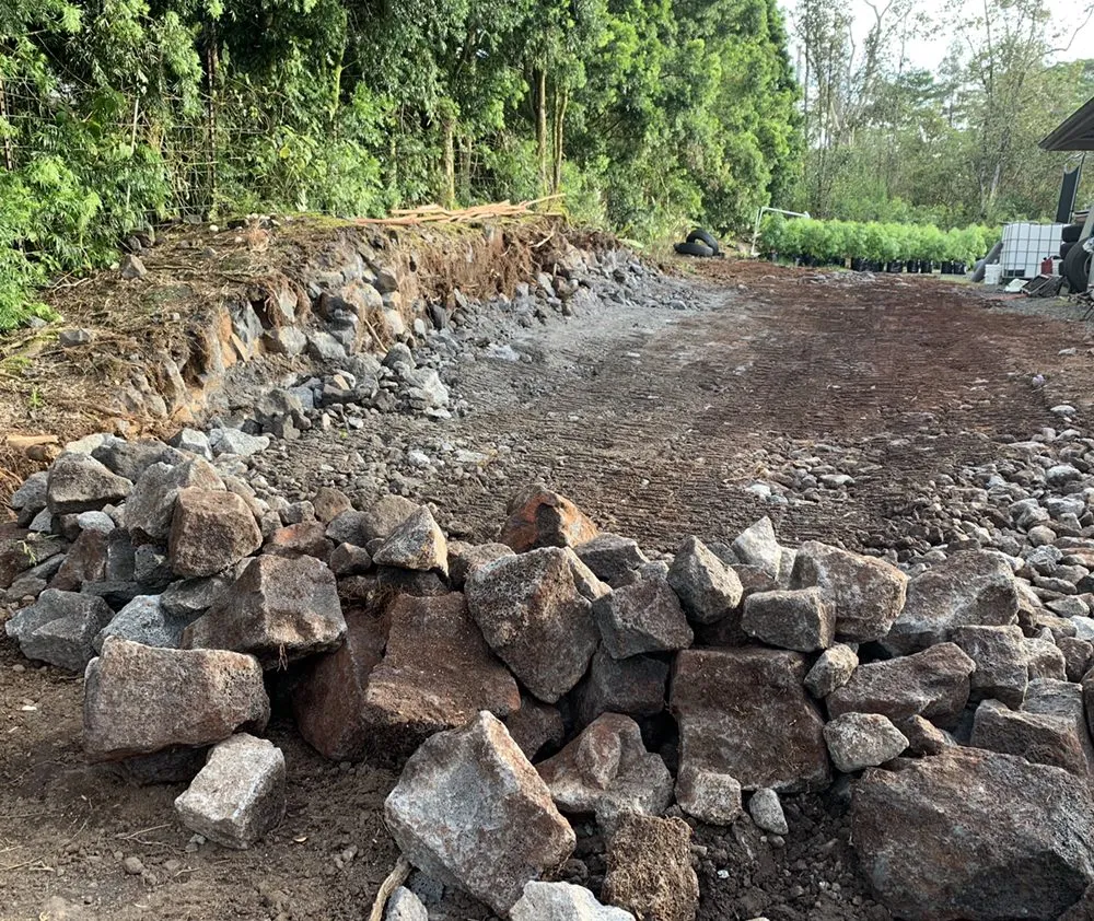 Custom yard cleanup service in Hilo, HI by K&K Excavation & Landscaping Services