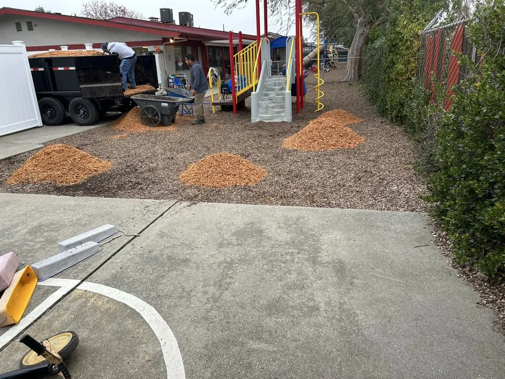 Professional lawn mowing service with custom design across San José, CA - K&K Landscape Service