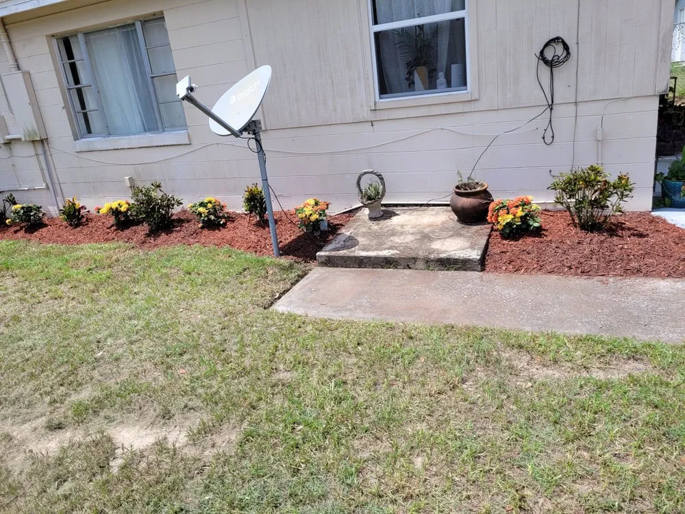 Custom garden landscaping in Lakeland, FL by K&K lawn care