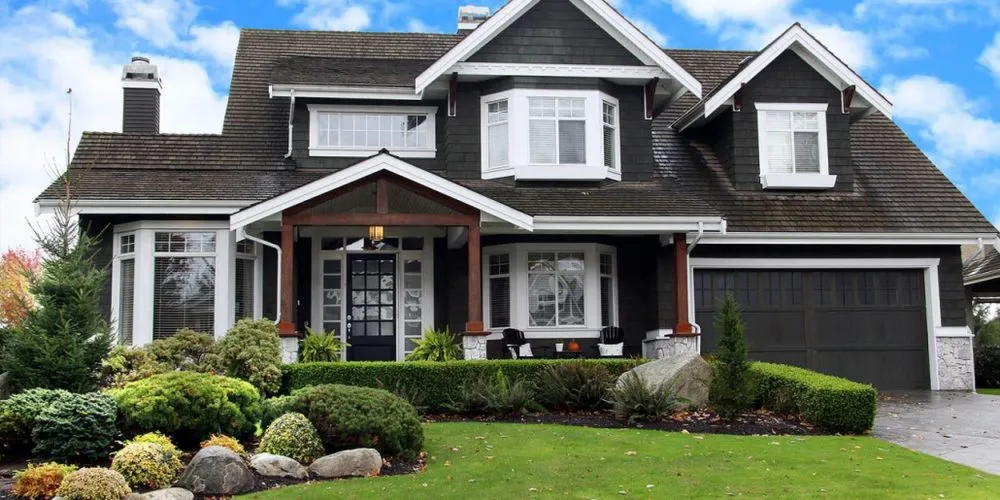 Professional yard maintenance experts serving New Lexington, OH - KLC Landscape Construction