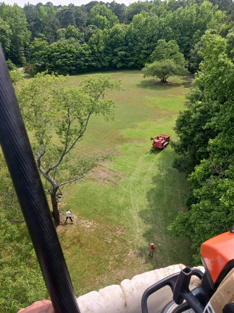 Professional yard maintenance in Cobbs Creek, VA - Klean Kutts