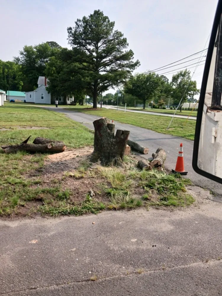 Reliable yard maintenance with custom design across Cobbs Creek, VA - Klean Kutts