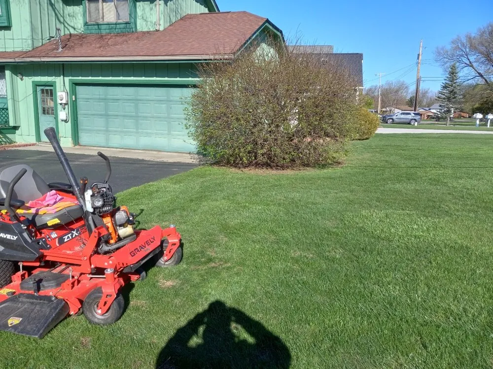 Professional yard maintenance experts serving Hillsdale, MI - Kleencut Lawn Care