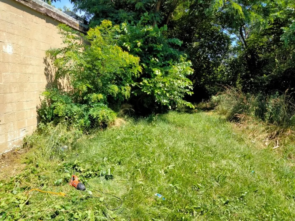 Reliable lawn mowing service in Cleveland, OH - Klipz Lawn Care