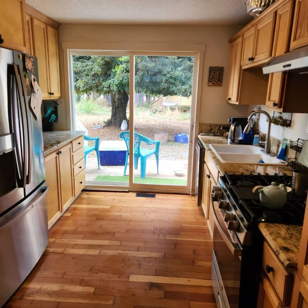 Local lawn care service in Sandy, OR by KLoves home services