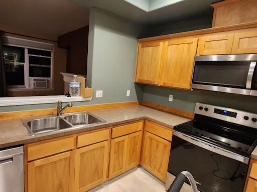 Expert lawn care service experts serving Sandy, OR - KLoves home services