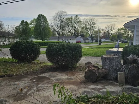 K&M Handyman and Lawn Repair Logo