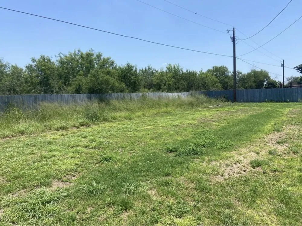 Local outdoor landscaping experts serving Mission, TX - K&M Lawn Services