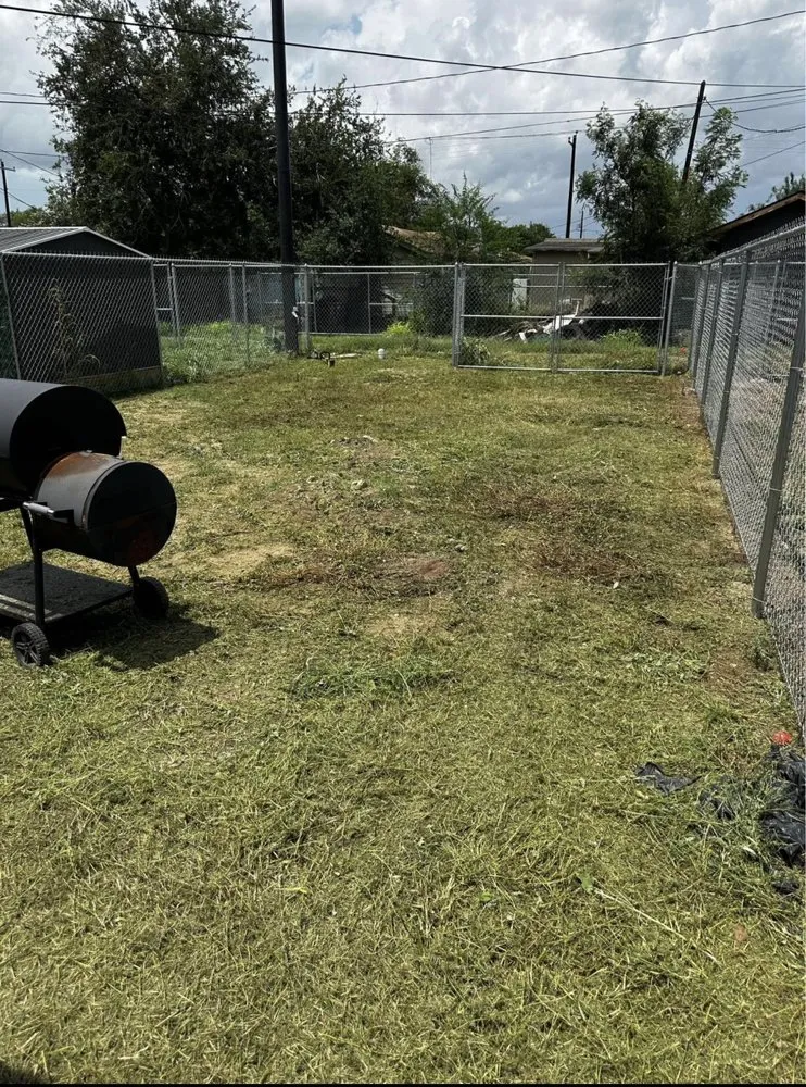 Affordable garden landscaping with custom design in Mission, TX by K&M Lawn Services