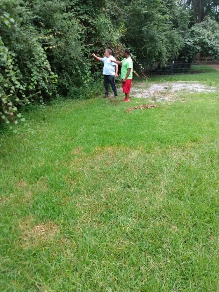 Affordable residential landscaping in Coosada, AL by KM Lawncare