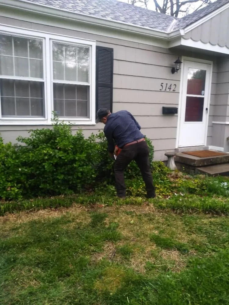 Top-rated yard maintenance for beautiful yards in Kansas City, KS by KM Turf Care