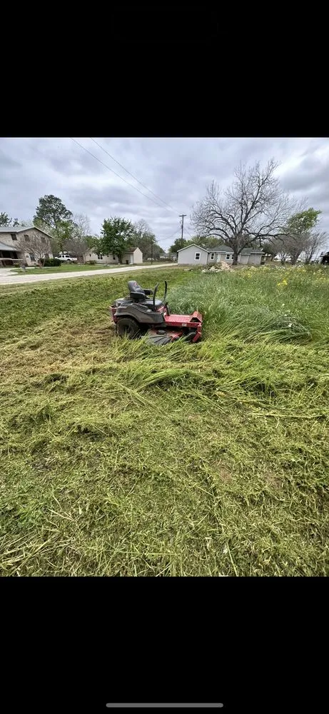 Local garden landscaping for beautiful yards in New Braunfels, TX by Kmann Services