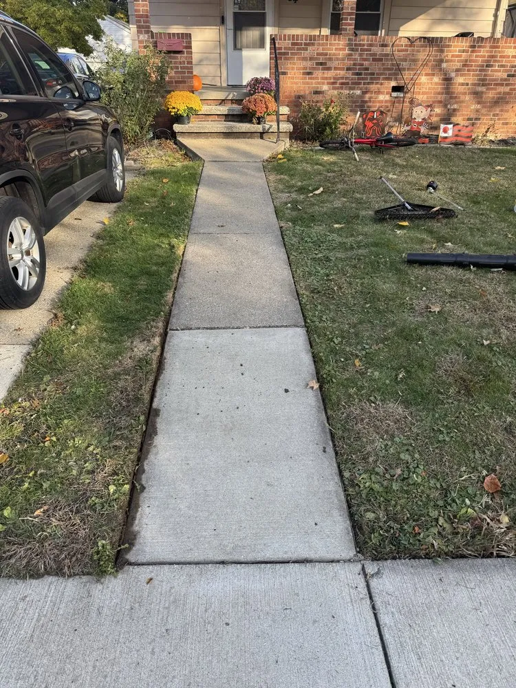 Top-rated landscape design for homes in Medina, OH by Kme Services