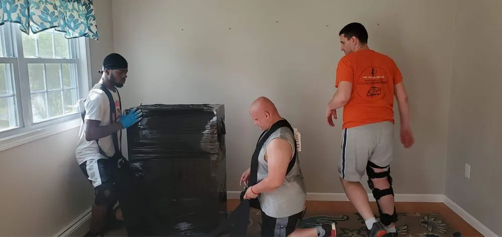 Custom yard maintenance experts serving Waterbury, CT - Kmg Movers