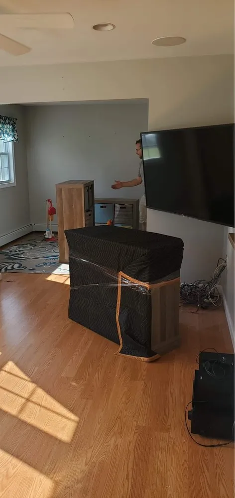 Custom yard maintenance with custom design across Waterbury, CT - Kmg Movers