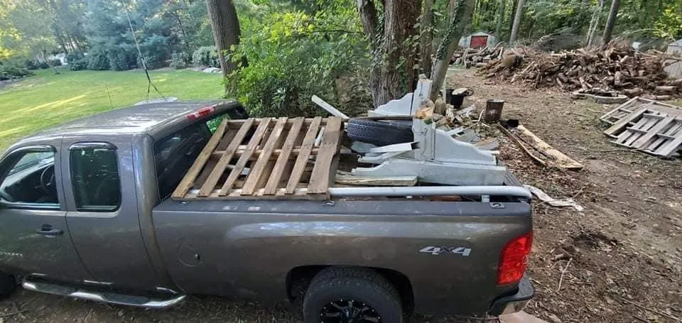 Local outdoor landscaping experts serving Waterbury, CT - Kmg Movers