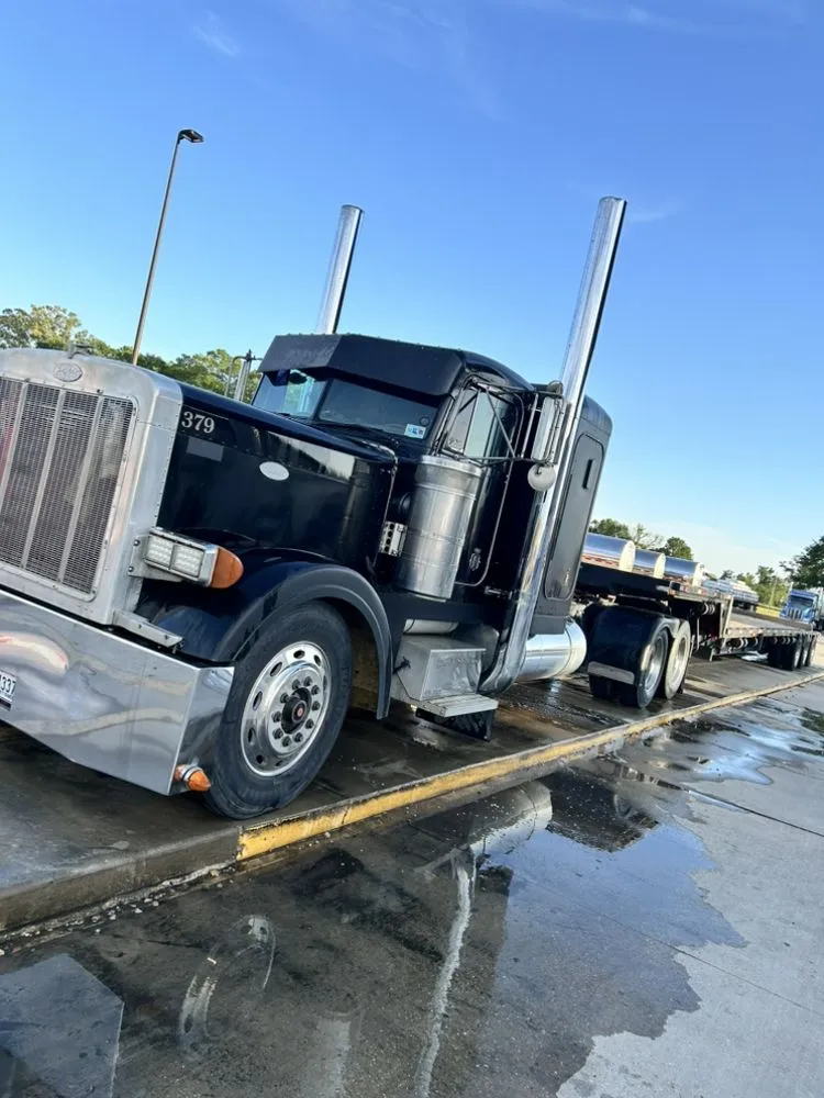 Professional lawn care service with custom design in Lafayette, LA by K&N Pressure Washing & Lawn Care Service