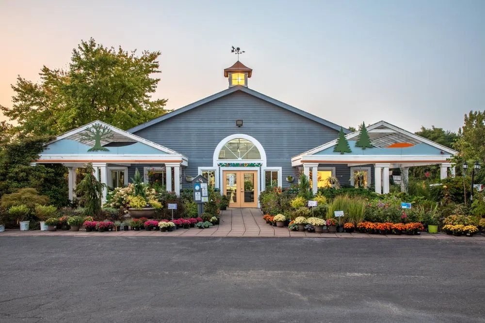 Local lawn mowing service for homes across Grand Rapids, MI - Knapp Valley Gardens