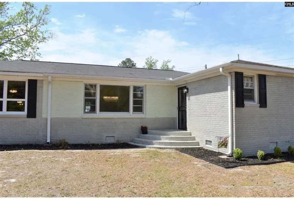 Top-rated lawn care service with custom design in West Columbia, SC by Kneale’s Lawncare